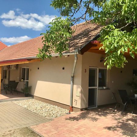 Hotel Lena Vendeghaz Balatonberény Exterior foto