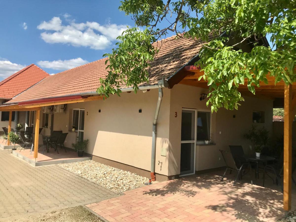 Hotel Lena Vendeghaz Balatonberény Exterior foto
