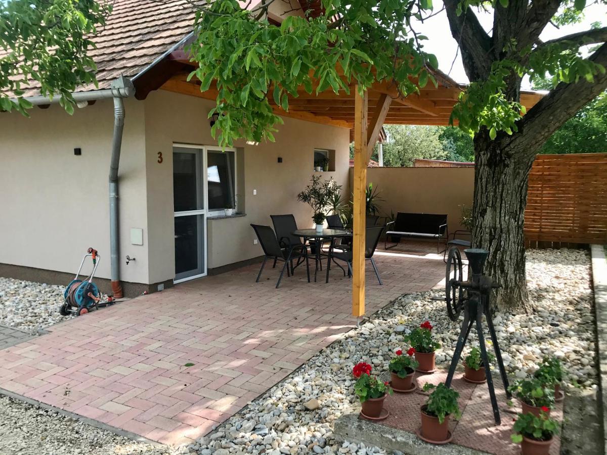 Hotel Lena Vendeghaz Balatonberény Exterior foto
